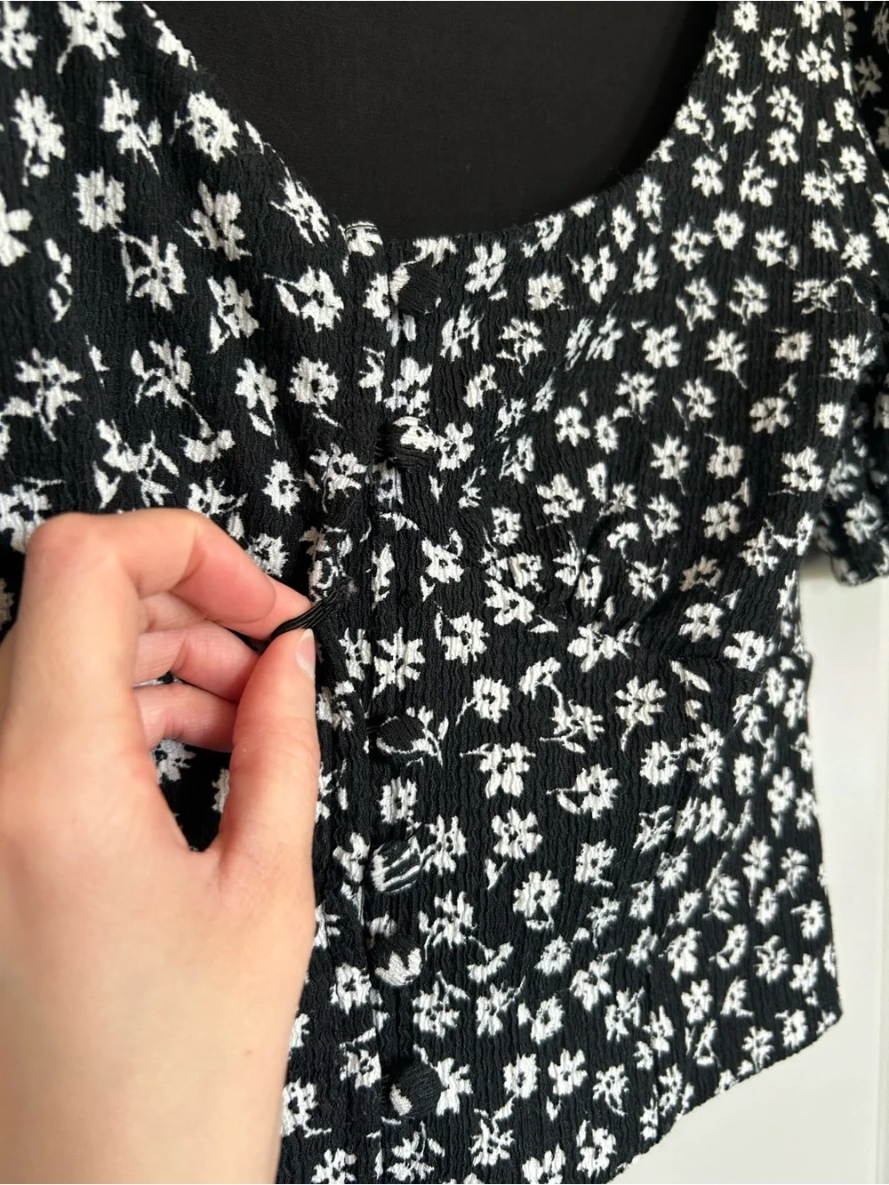 Free People Women’s Dalia Black Floral Puff-Sleeve Square-Neck Crop Top